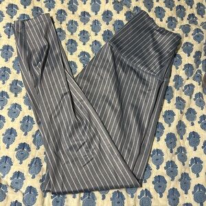 Beyond Yoga Lux Blue Striped High Waisted Midi Leggings sz M